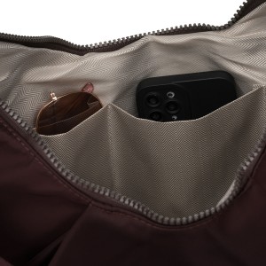 Duża, bordowa torebka damska z poliestru, mieszcząca format A4 - Peterson