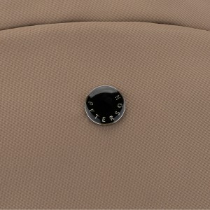 Mały, beżowy plecak damski wykonany z poliestru - Peterson