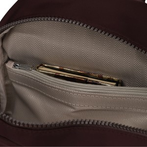 Bordowy, miejski plecak damski wykonany z poliestru - Peterson