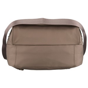 Mały, beżowy plecak damski wykonany z poliestru, wyposażony w dodatkowy pasek - Peterson