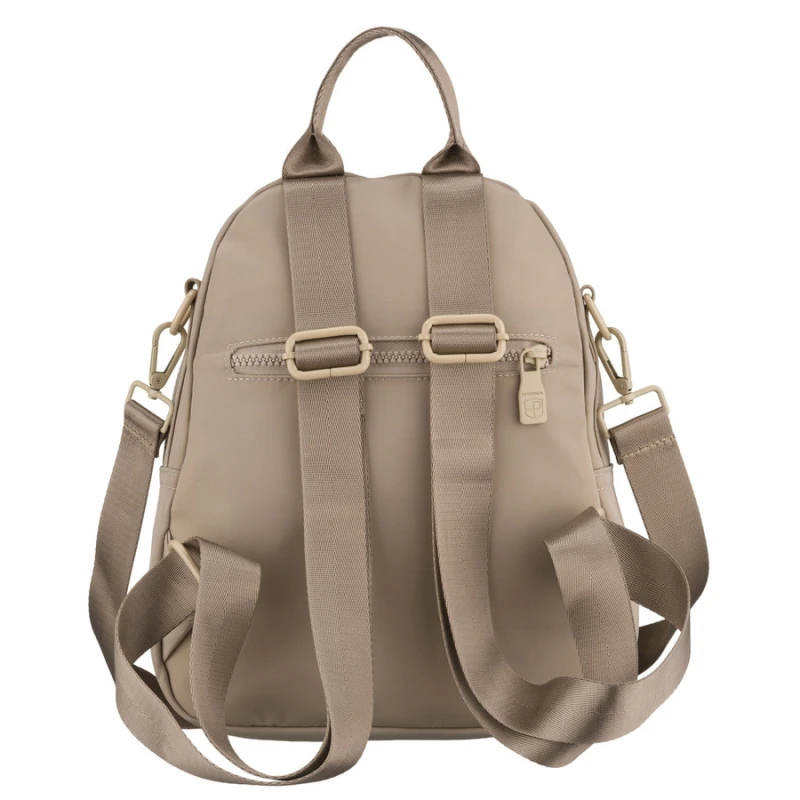 Miejski plecak damski wykonany z poliestru w kolorze ecru, wyposażony w dodatkowy pasek - Peterson