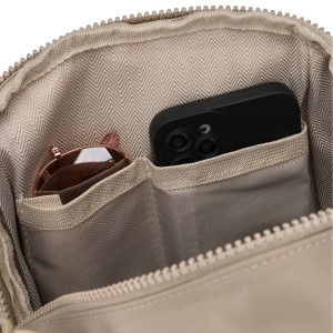 Miejski plecak damski wykonany z poliestru w kolorze ecru, wyposażony w dodatkowy pasek - Peterson