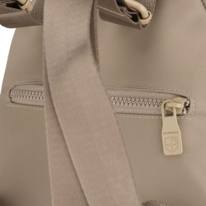 Miejski plecak damski wykonany z poliestru w kolorze ecru, wyposażony w dodatkowy pasek - Peterson