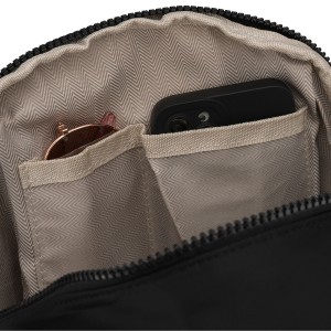 Miejski, czarny plecak damski wykonany z poliestru, zawieszony na regulowanych szelkach - Peterson