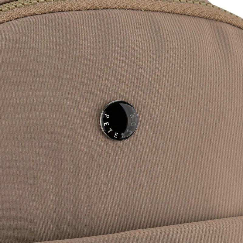 Beżowy plecak damski wykonany z poliestru, zawieszony na regulowanych szelkach - Peterson