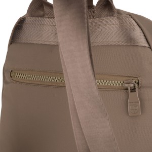 Beżowy plecak damski wykonany z poliestru, zawieszony na regulowanych szelkach - Peterson