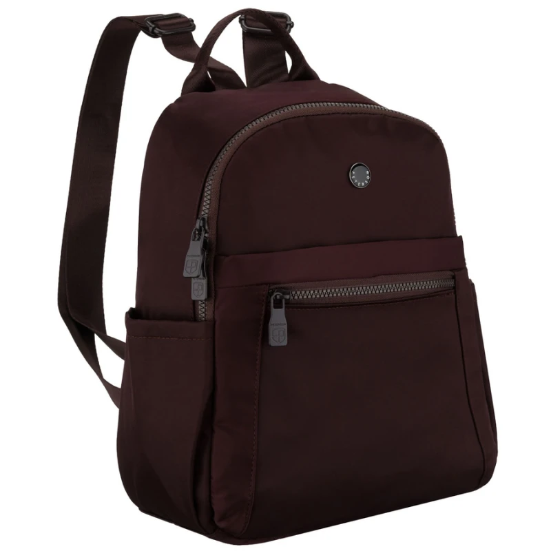 Bordowy plecak damski wykonany z poliestru, zawieszony na regulowanych szelkach - Peterson