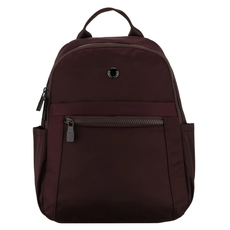 Bordowy plecak damski wykonany z poliestru, zawieszony na regulowanych szelkach - Peterson