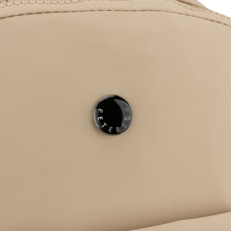 Mały plecak damski wykonany z poliestru w kolorze ecru, jednokomorowy z kieszenią zewnętrzną - Peterson