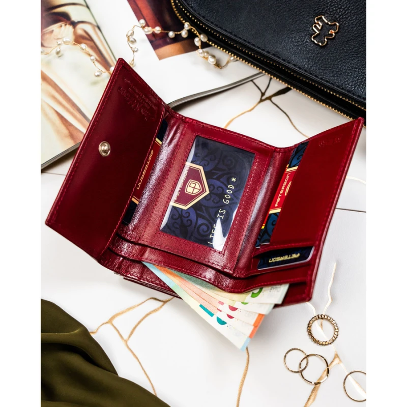 Mały portfel damski ze skóry naturalnej w czerwonym kolorze - Peterson | Niua.pl