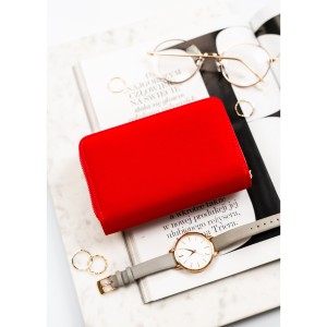 Poziomy portfel damski wykonany ze skóry ekologicznej w czerwonym kolorze, zamykany na zatrzask - Peterson | Niua.pl