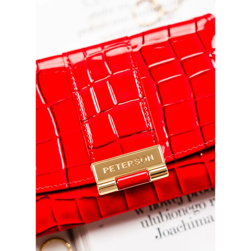 Portfel damski wykonany ze skóry ekologicznej w czerwonym kolorze z tłoczonym wzorem krokodylej skóry - Peterson | Niua.pl