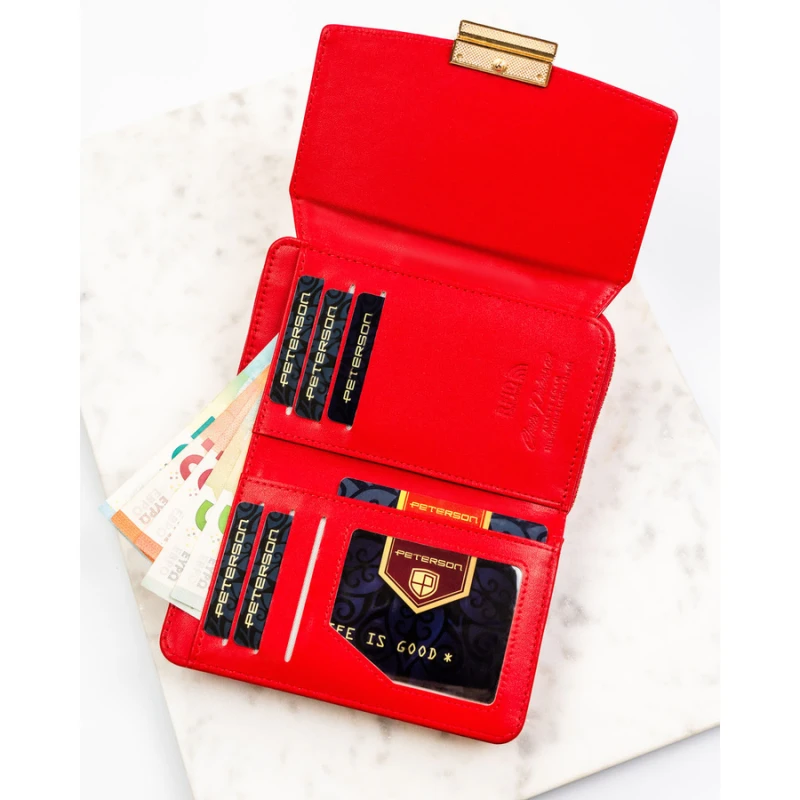 Portfel damski wykonany ze skóry ekologicznej w czerwonym kolorze z tłoczonym wzorem krokodylej skóry - Peterson | Niua.pl