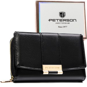 Poziomy portfel damski wykonany ze skóry ekologicznej w czarnym kolorze, zamykany na zatrzask - Peterson | Niua.pl