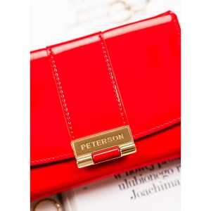 Czerwony, poziomy portfel damski wykonany z lakierowanej skóry ekologicznej - Peterson | Niua.pl