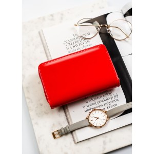 Czerwony, poziomy portfel damski wykonany z lakierowanej skóry ekologicznej - Peterson | Niua.pl