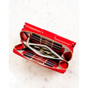 Czerwony, poziomy portfel damski wykonany z lakierowanej skóry ekologicznej - Peterson | Niua.pl