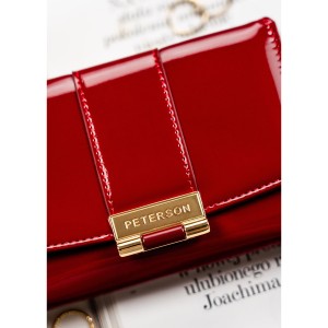 Bordowy, poziomy portfel damski wykonany z lakierowanej skóry ekologicznej - Peterson | Niua.pl