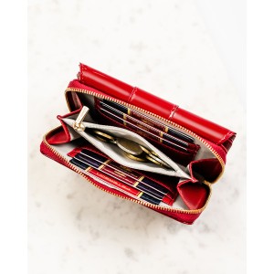 Bordowy, poziomy portfel damski wykonany z lakierowanej skóry ekologicznej - Peterson | Niua.pl