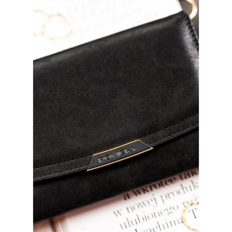 Średni portfel damski ze skóry ekologicznej w czarnym kolorze, model mieszczący dowód rejestracyjny - Rovicky  | Niua.pl