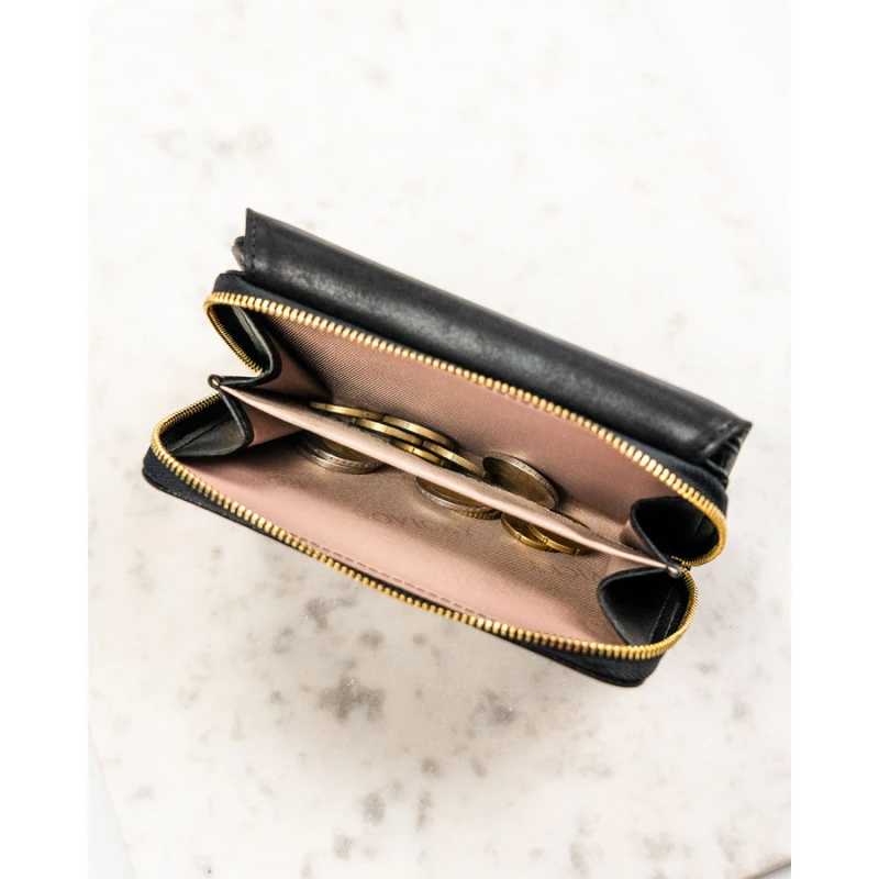 Średni portfel damski ze skóry ekologicznej w czarnym kolorze, model mieszczący dowód rejestracyjny - Rovicky  | Niua.pl