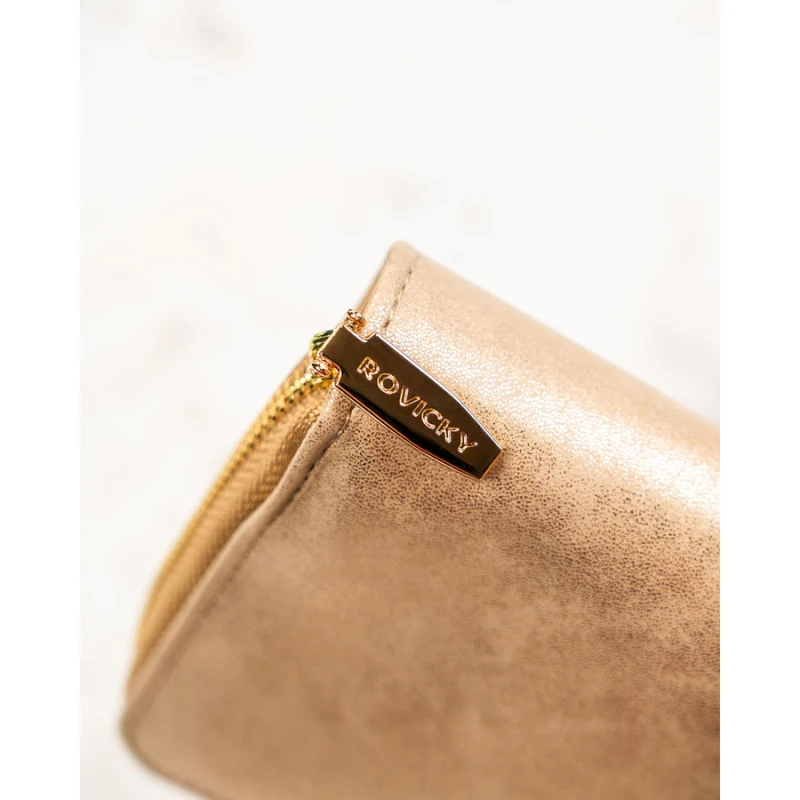 Beżowy, poziomy portfel damski ze skóry ekologicznej zamykany na zatrzask - Rovicky | Niua.pl