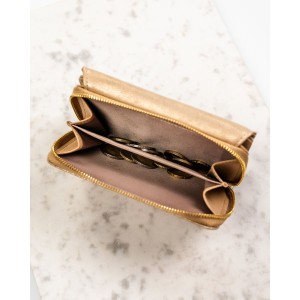 Beżowy, poziomy portfel damski ze skóry ekologicznej zamykany na zatrzask - Rovicky | Niua.pl