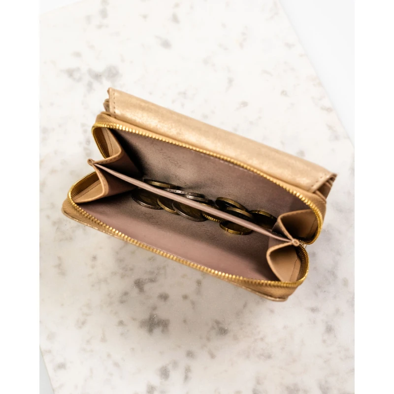 Beżowy, poziomy portfel damski ze skóry ekologicznej zamykany na zatrzask - Rovicky | Niua.pl