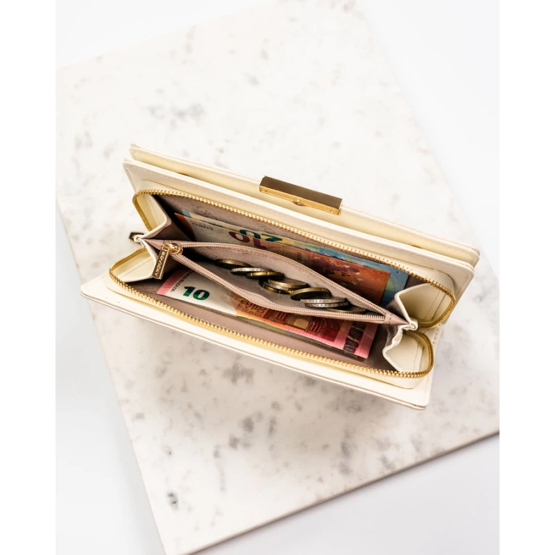 Duży portfel damski ze skóry ekologicznej w kolorze ecru, zamykany na zatrzask - | Niua.pl