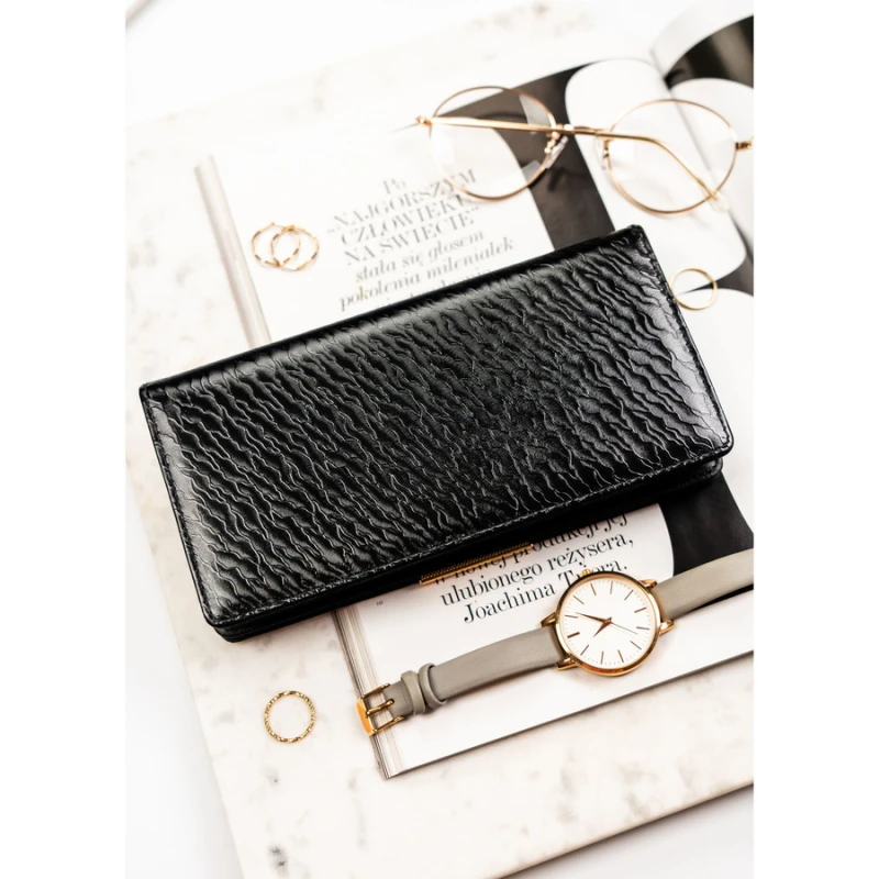 Duży portfel damski ze skóry ekologicznej w czarnym kolorze zamykany na zatrzask - Rovicky | Niua.pl