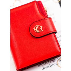 Pionowy portfel damski ze skóry ekologicznej w czerwonym kolorze, zamykany na zatrzask i suwak - Rovicky | Niua.pl