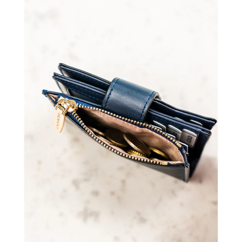 Granatowy portfel damski ze skóry ekologicznej zamykany na zatrzask i suwak - Rovicky | Niua.pl