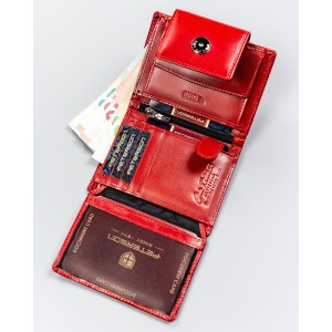 Portfel damski ze skóry naturalnej w czerwonym kolorze zamykany zatrzaskiem - Peterson | Niua.pl