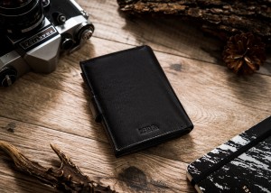 Skórzany portfel męski z zapięciem - Peterson | Niua.pl