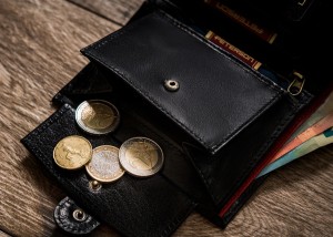 Skórzany portfel męski z zapięciem - Peterson | Niua.pl