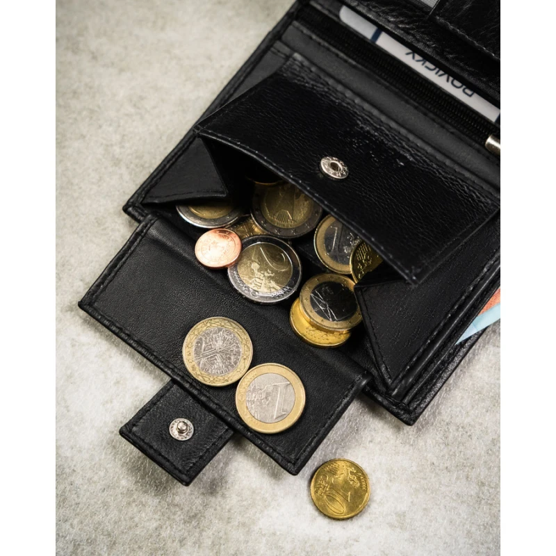 Duży portfel męski ze skóry naturalnej  | Niua.pl w czarnym kolorze, mieszczący dowód rejestracyjny i zamykany na zatrzask - Rovicky