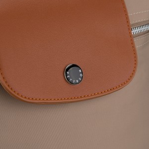 Miejski plecak damski z poliestru w beżowo-brązowym kolorze - Peterson | Niua.pl