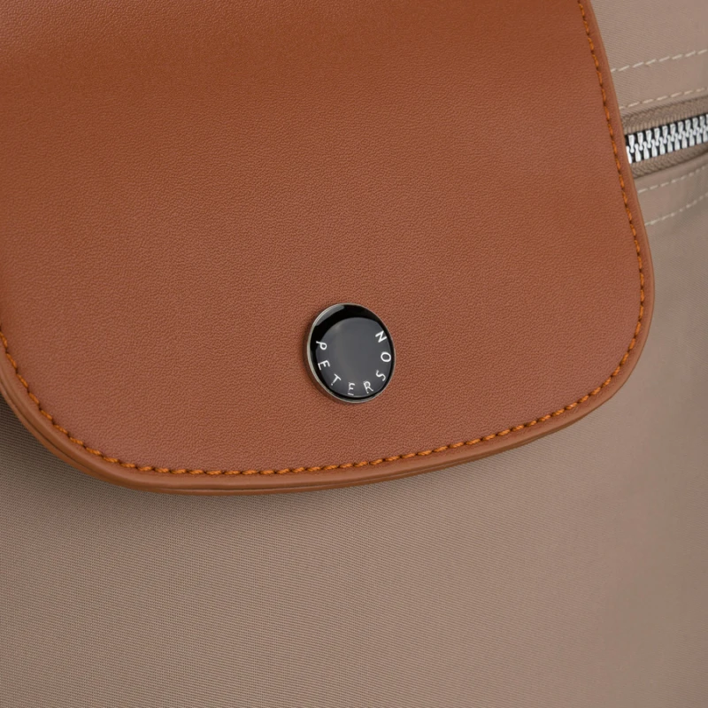 Miejski plecak damski z poliestru w beżowo-brązowym kolorze - Peterson | Niua.pl