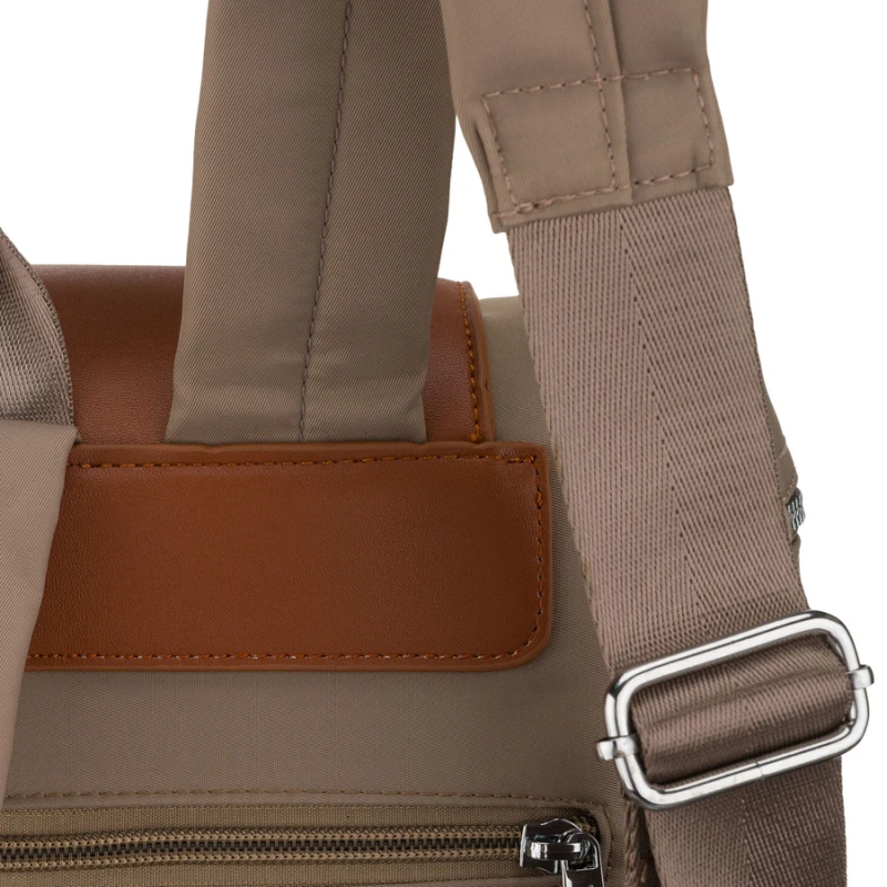 Miejski plecak damski z poliestru w beżowo-brązowym kolorze - Peterson | Niua.pl