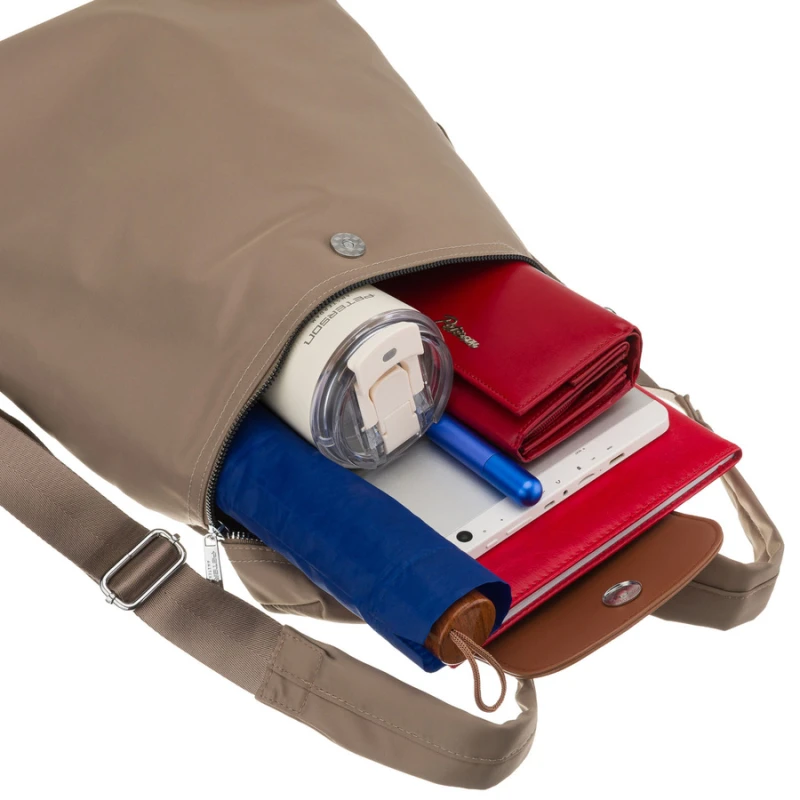 Miejski plecak damski z poliestru w beżowo-brązowym kolorze - Peterson | Niua.pl