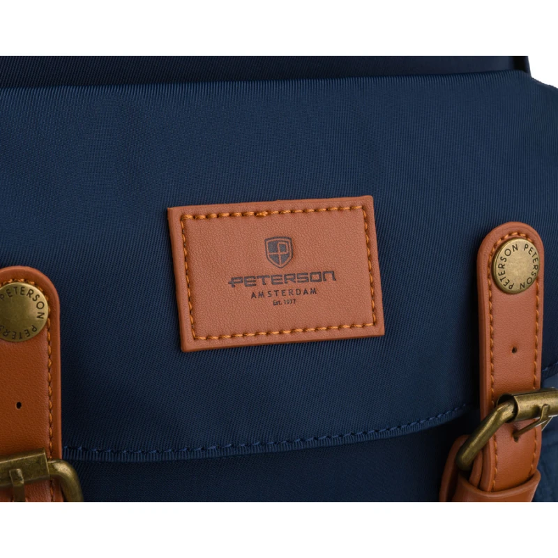 Granatowo-brązowy plecak damski z poliestru i skóry ekologicznej, zamykany suwakiem - Peterson | Niua.pl