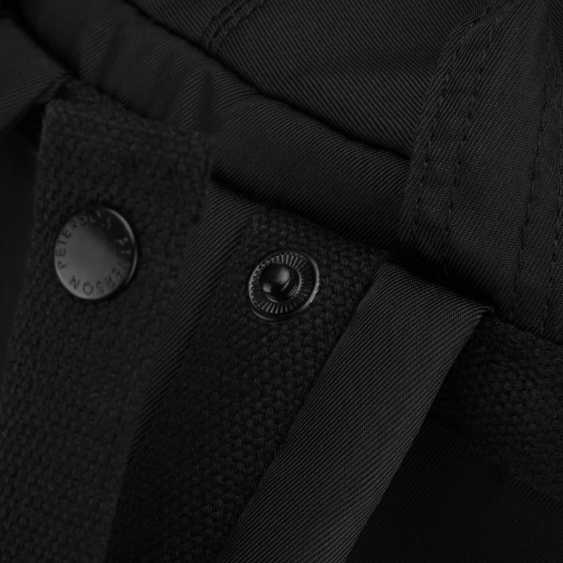 Czarny, duży plecak damski wykonany z poliestru i skóry ekologicznej, zamykany suwakiem - Peterson | Niua.pl