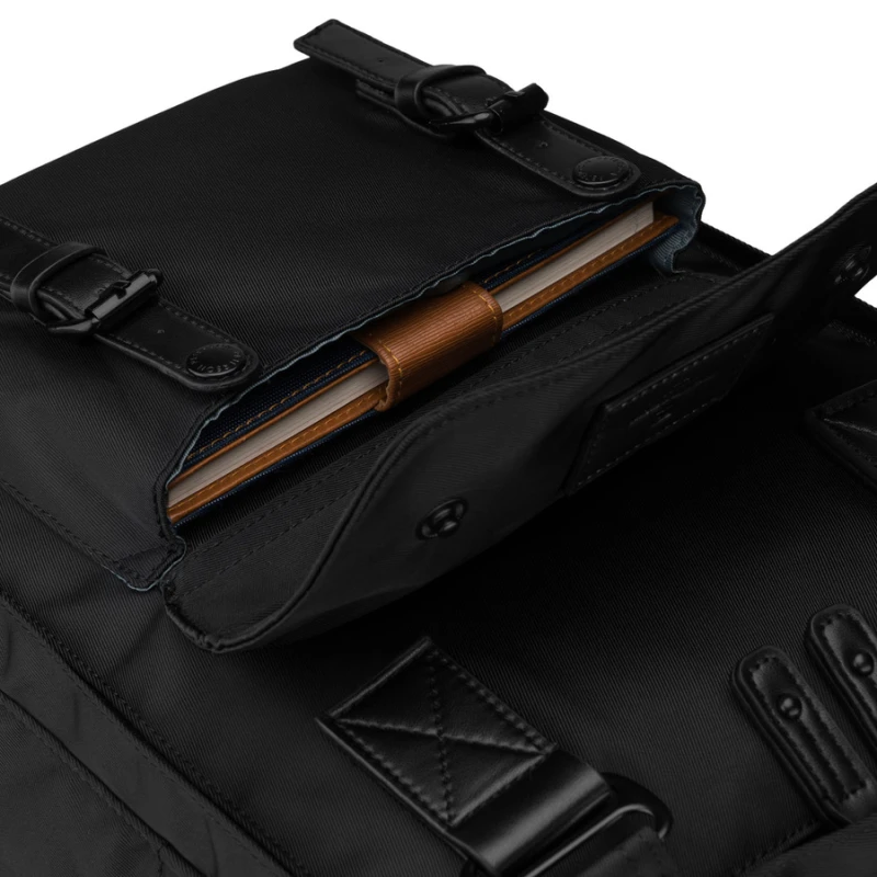 Czarny, duży plecak damski wykonany z poliestru i skóry ekologicznej, zamykany suwakiem - Peterson | Niua.pl