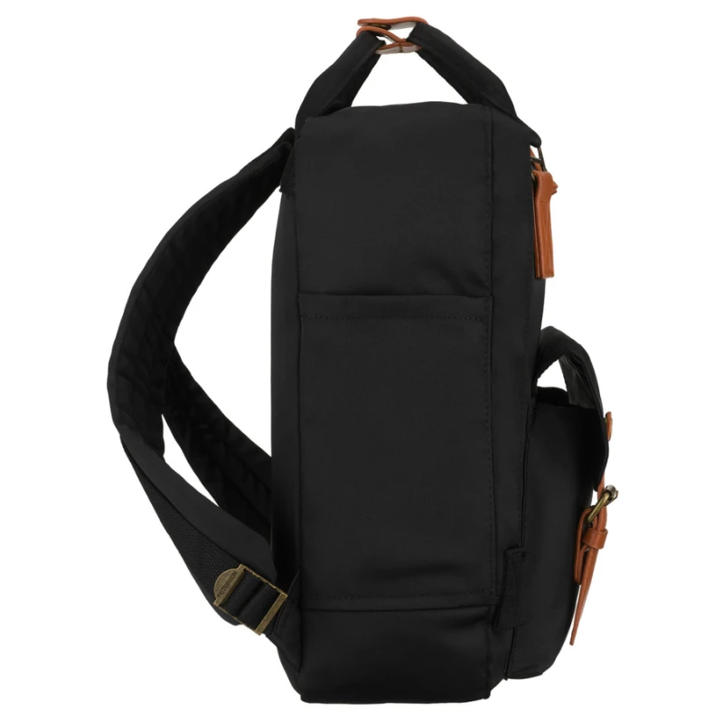 Czarno-brązowy, duży plecak damski wykonany z poliestru i skóry ekologicznej - Peterson | Niua.pl