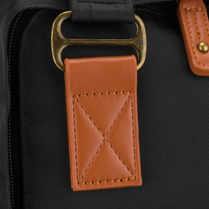 Czarno-brązowy, duży plecak damski wykonany z poliestru i skóry ekologicznej - Peterson | Niua.pl