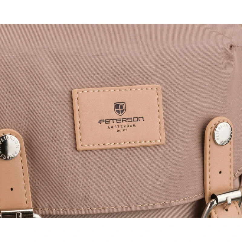 Beżowy, duży plecak damski wykonany z poliestru i skóry ekologicznej - Peterson | Niua.pl