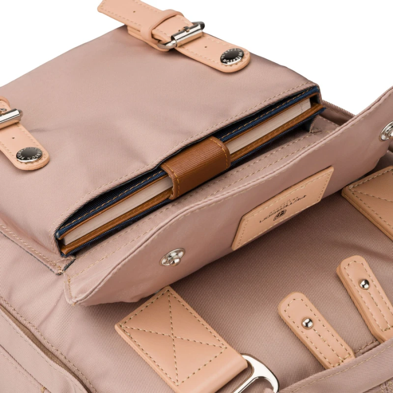 Beżowy, duży plecak damski wykonany z poliestru i skóry ekologicznej - Peterson | Niua.pl