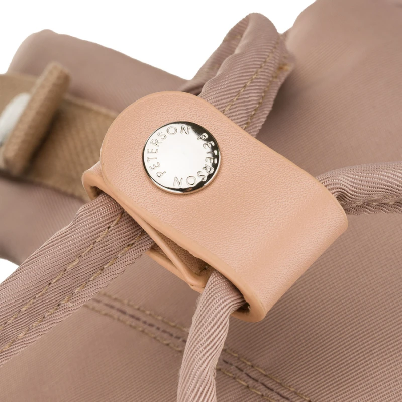 Beżowy, duży plecak damski wykonany z poliestru i skóry ekologicznej - Peterson | Niua.pl