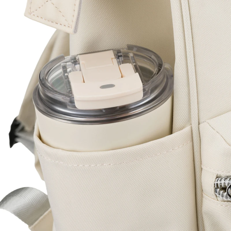 Plecak damski z poliestru w kolorze ecru z miejscem na laptopa i portem USB - Peterson | Niua.pl