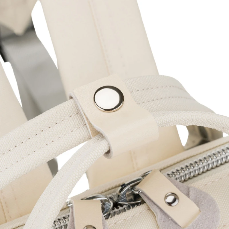 Plecak damski z poliestru w kolorze ecru z miejscem na laptopa i portem USB - Peterson | Niua.pl